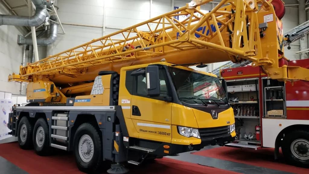 Mobile Crane 100 Ton