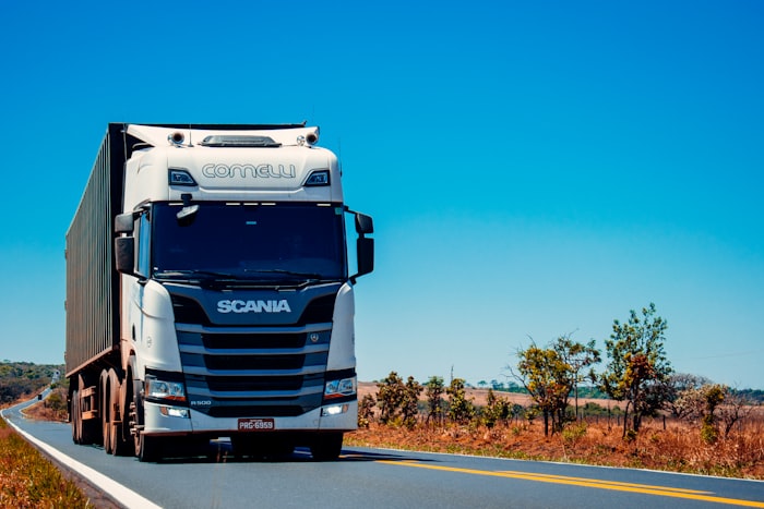 Alat Berat Hauling/Trucking